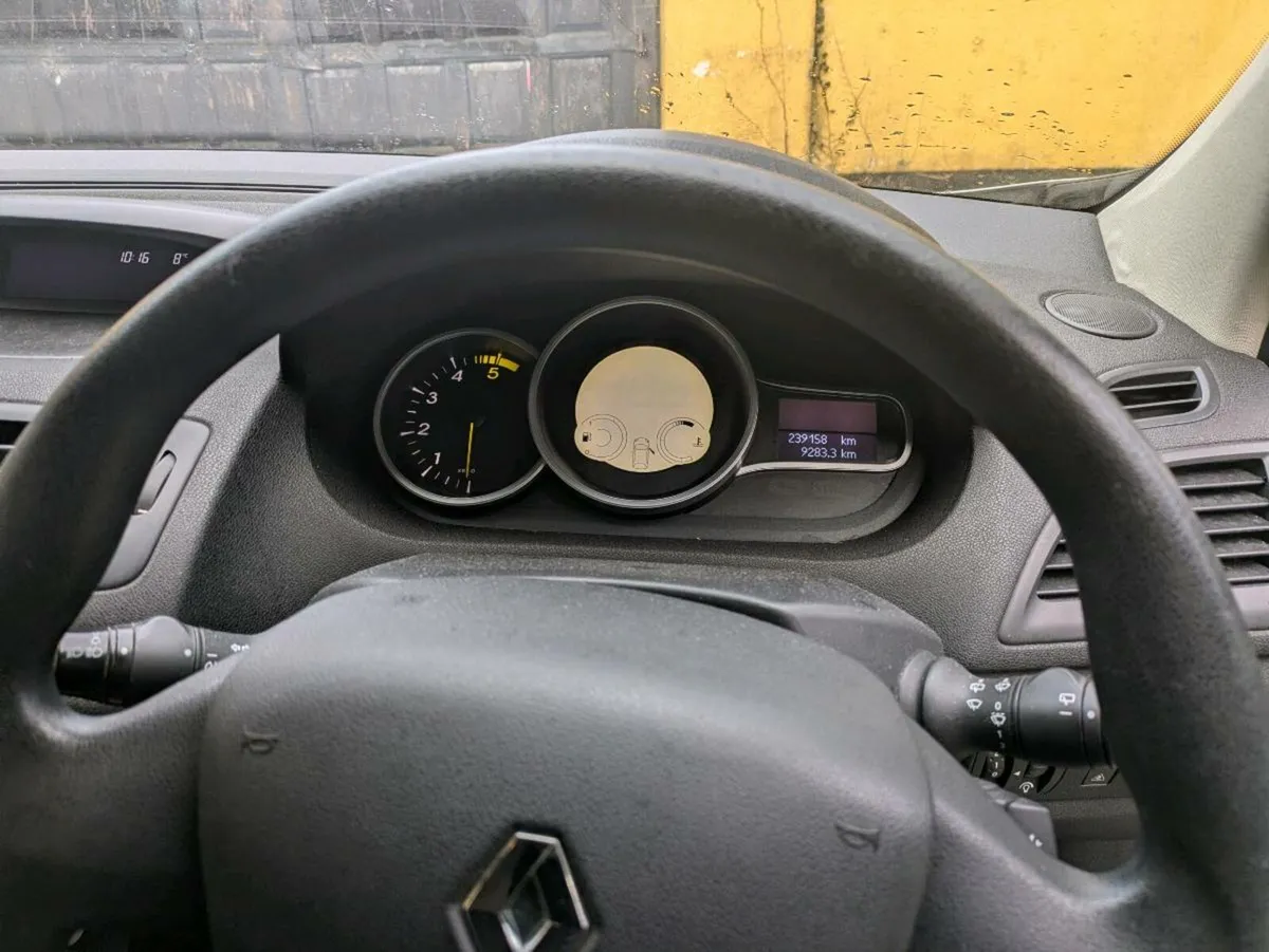 Renault Megane w/NCT+Tax - Image 4
