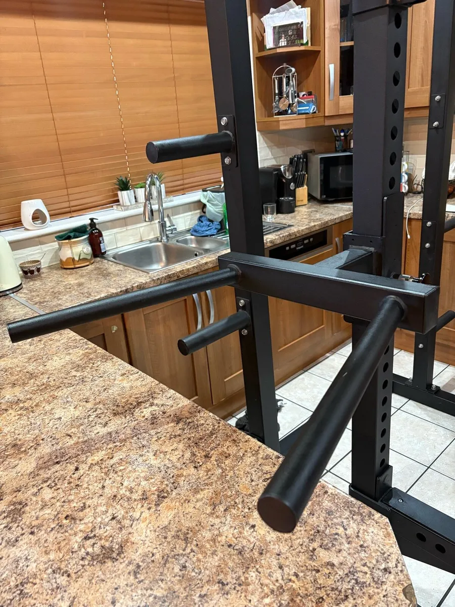 GENUINE 1/2 PRICE HUGE,450KG RATED RACK + TRI DIP - Image 2