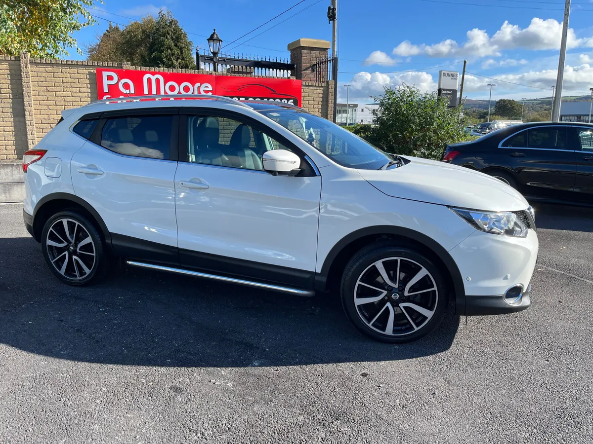 Nissan Qashqai ** CAMERA * SAT NAV - Image 3
