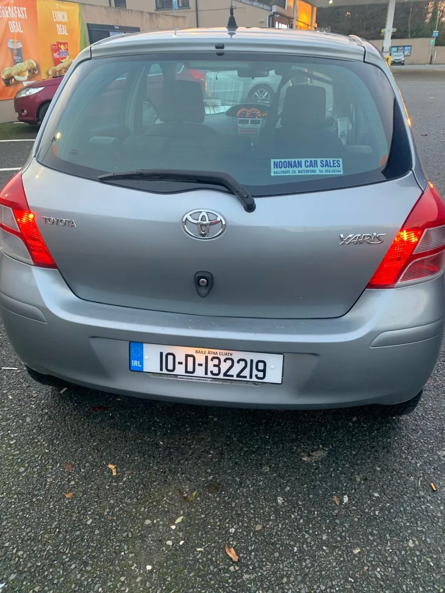 Toyota Yaris 2010 - Image 3