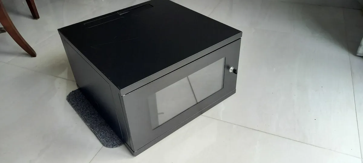 Server/computer rack/cabinet - Image 1