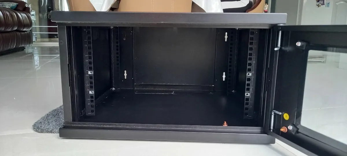 Server/computer rack/cabinet - Image 2