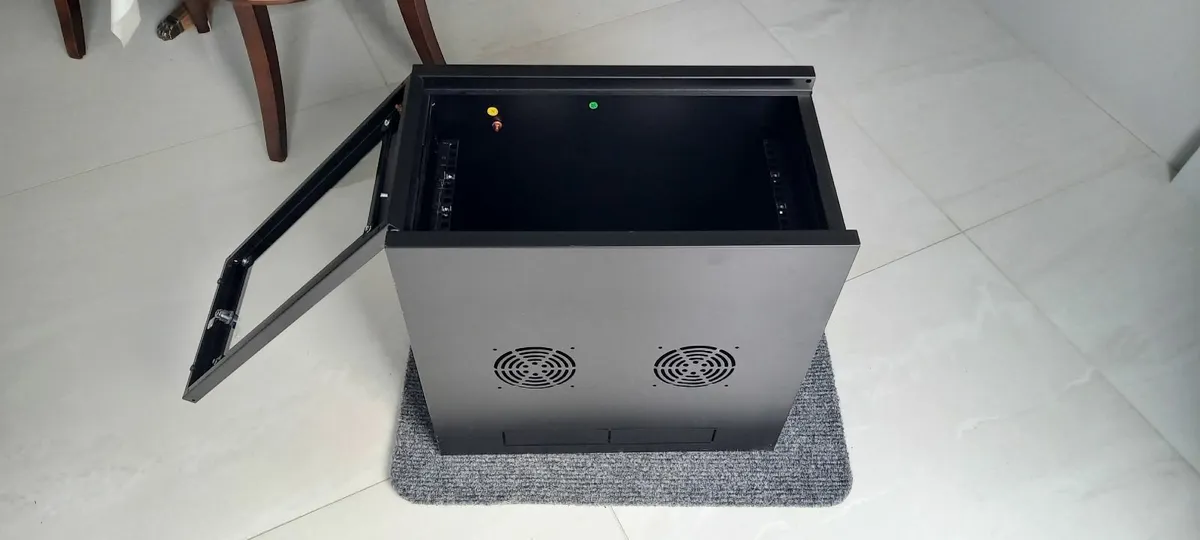 Server/computer rack/cabinet - Image 4