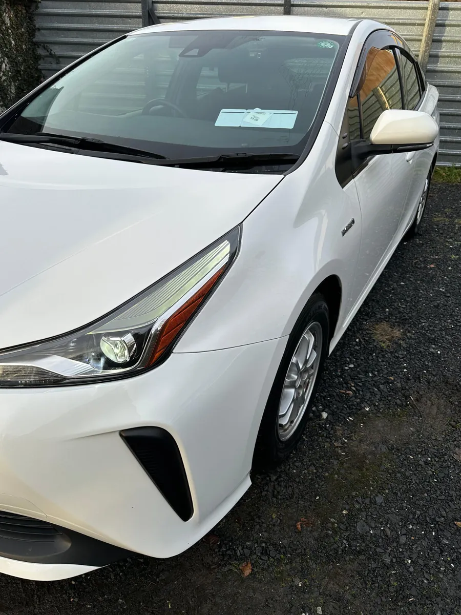 Toyota Prius 1.8 hybrid 2020 - Image 3