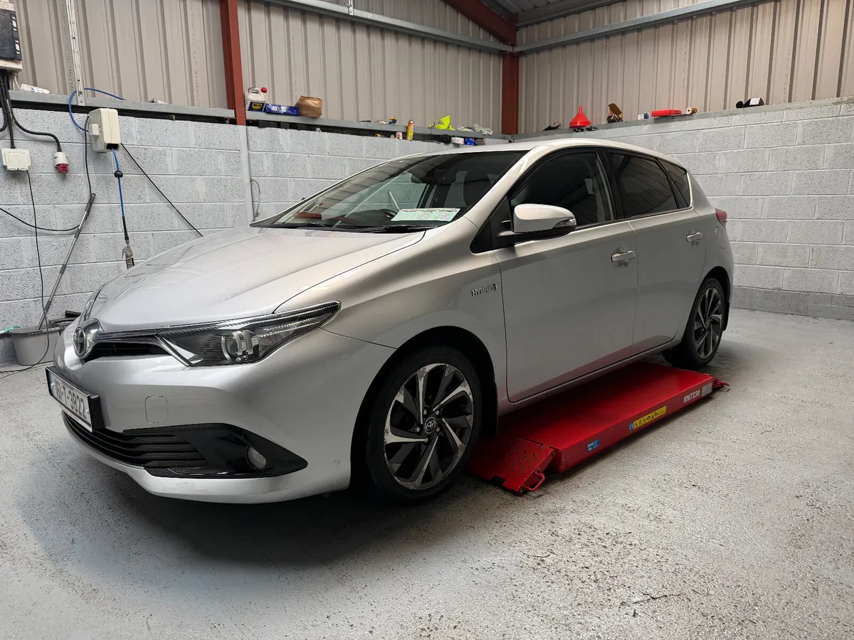 Toyota Auris 2016   Hybrid ! - Image 4