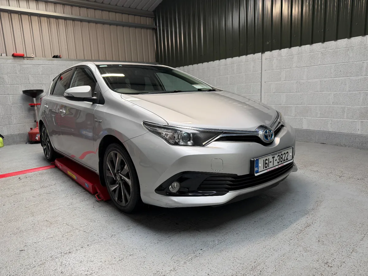 Toyota Auris 2016   Hybrid ! - Image 2