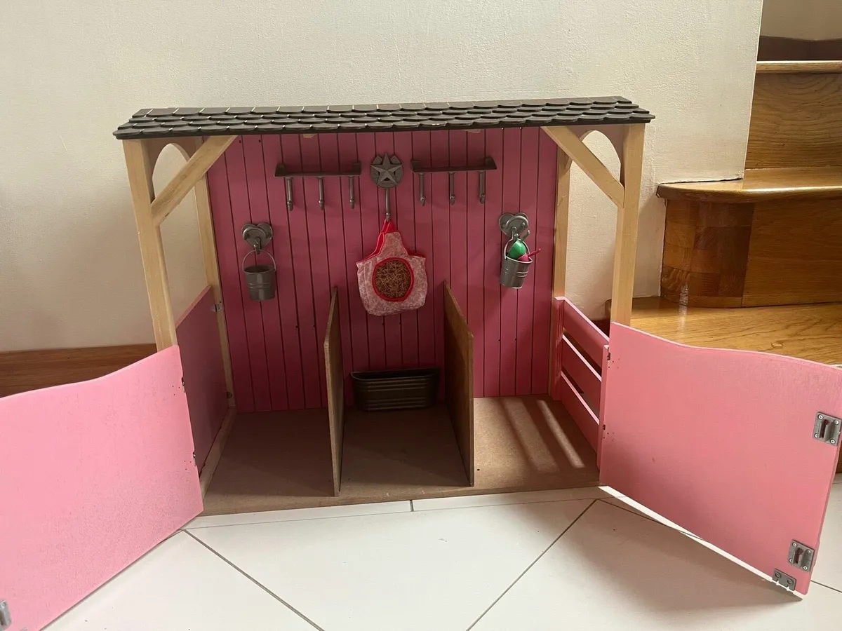 Our Generation Horses Saddle Up Stables Horse Barn - Image 2