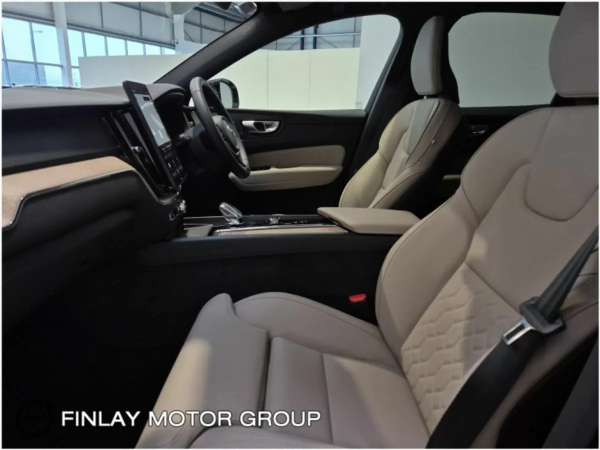 Volvo XC60 Plus Dark T6 AWD - New Colour - Forest - Image 4