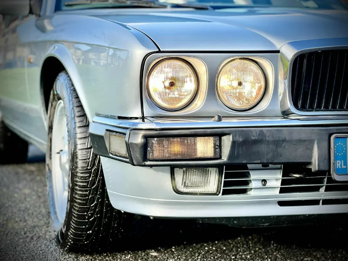 Jaguar XJ 1993 NCT 27 TAX 26 - Image 1