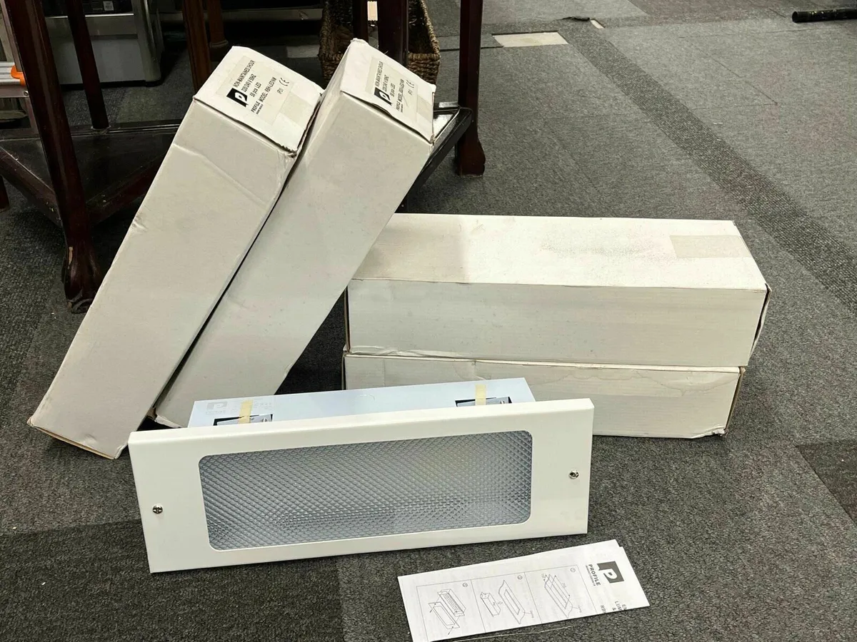 4 LED Recessed cavity Emergency Lights - Image 1