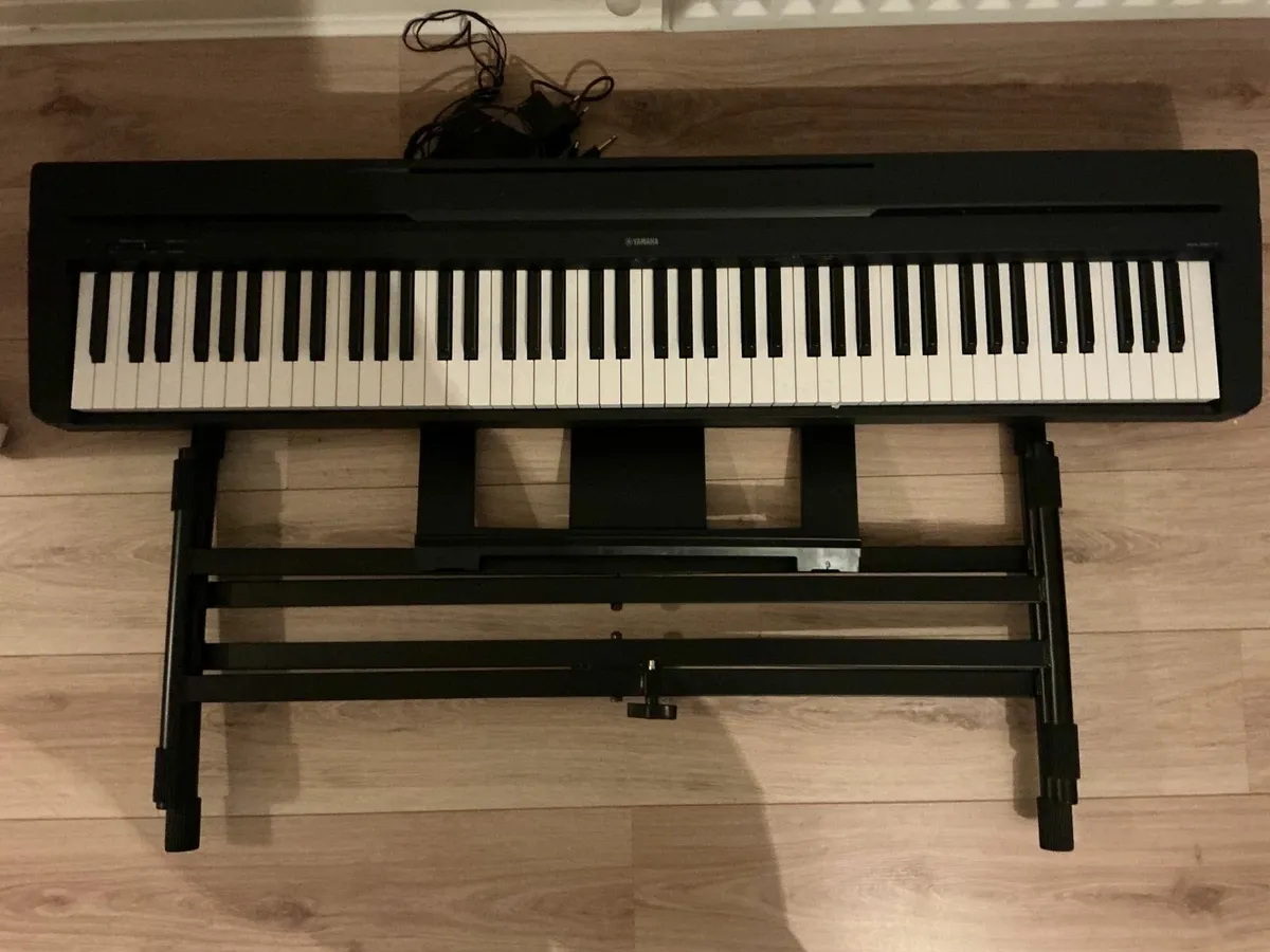 Yamaha P-45 B - Stand and Sustain Pedal Included