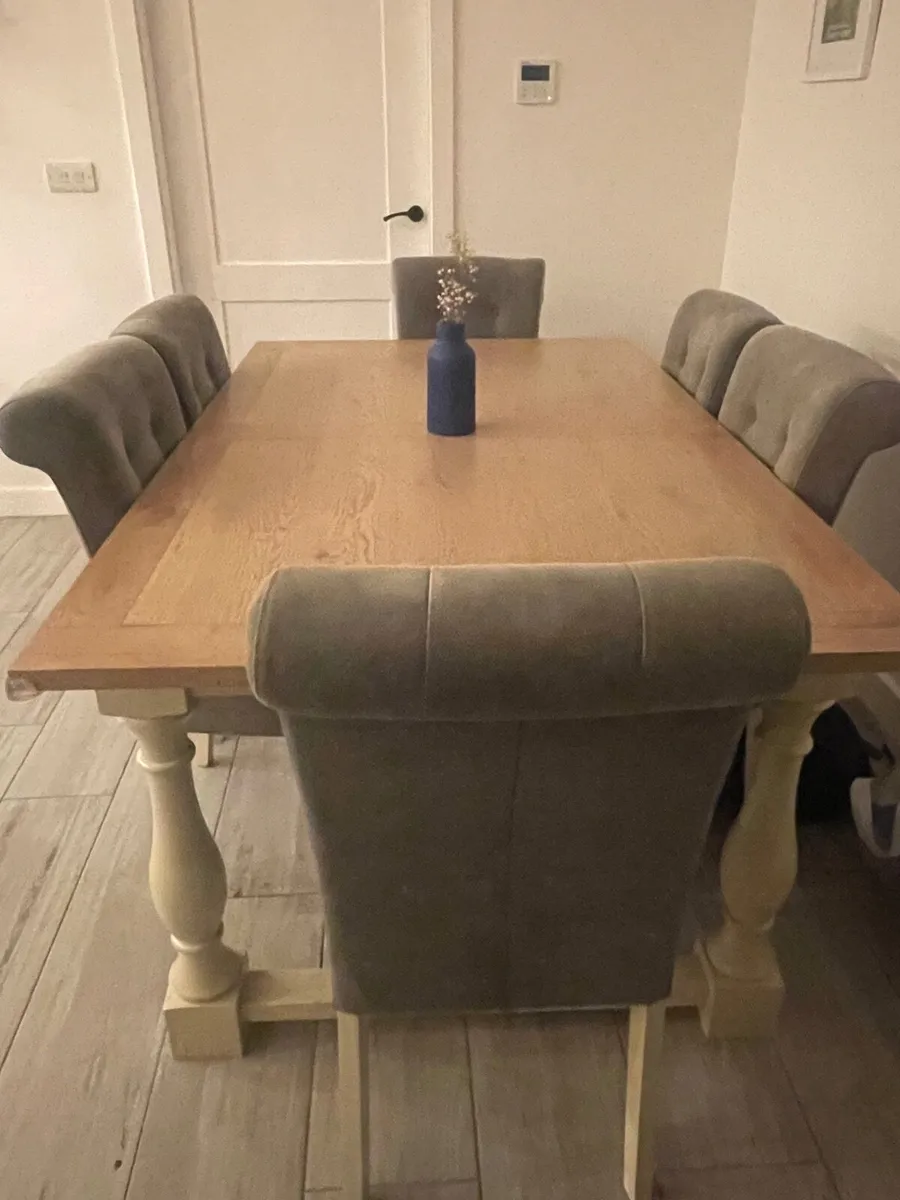 Dining Table and 6 Chairs: Must collect - Image 3