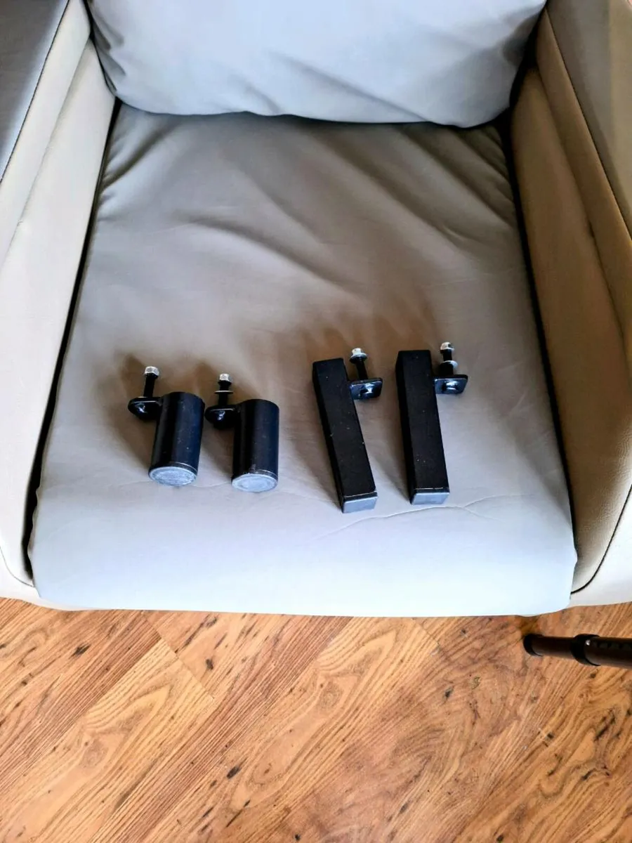 Electric riser recliner armchair - Image 2