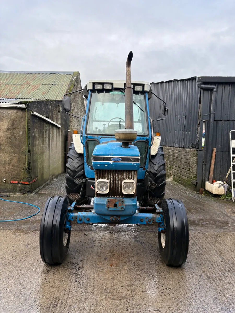 Ford 7810 tractor - Image 2
