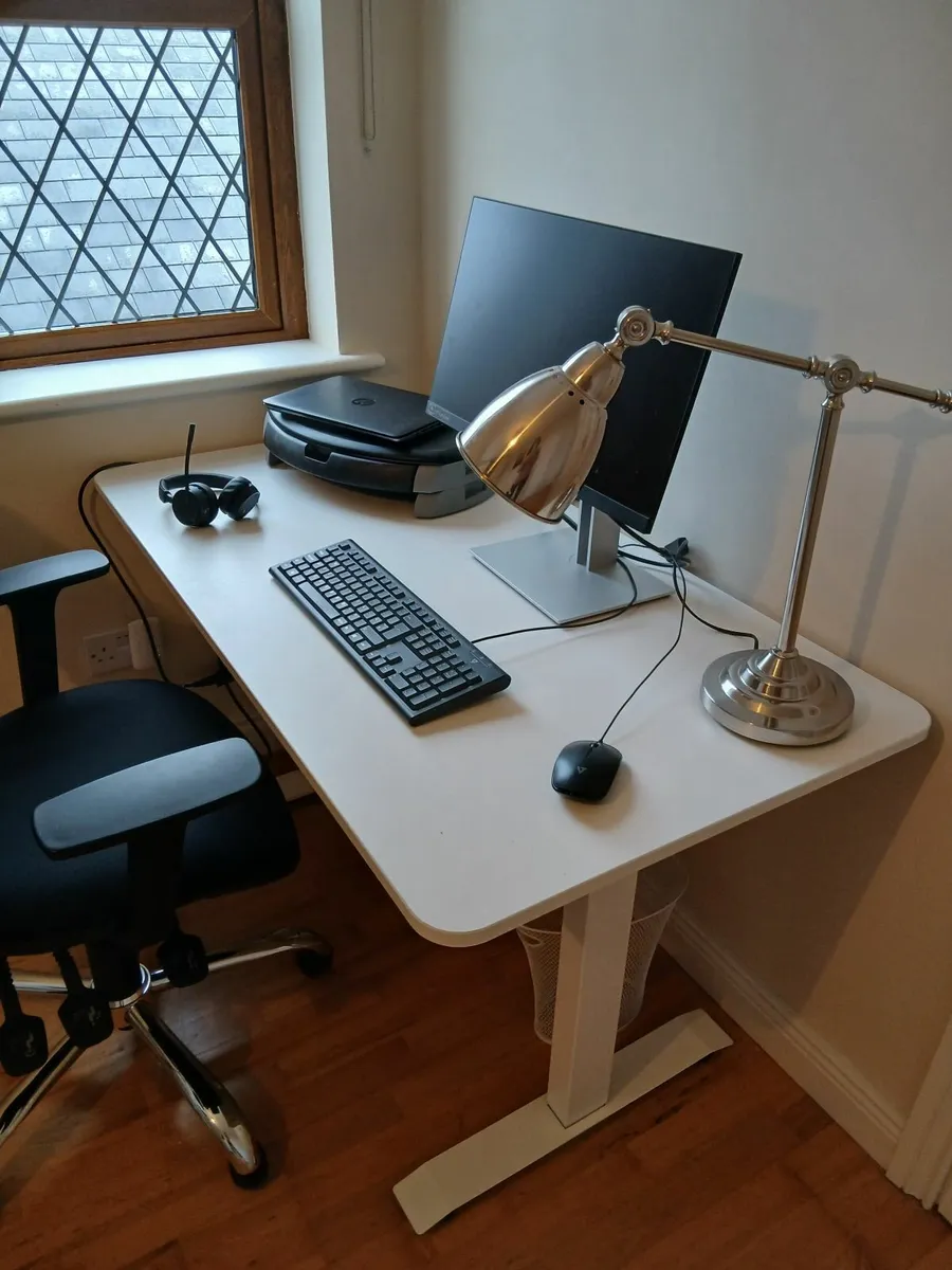 Adjustable computer table and chair - Image 2