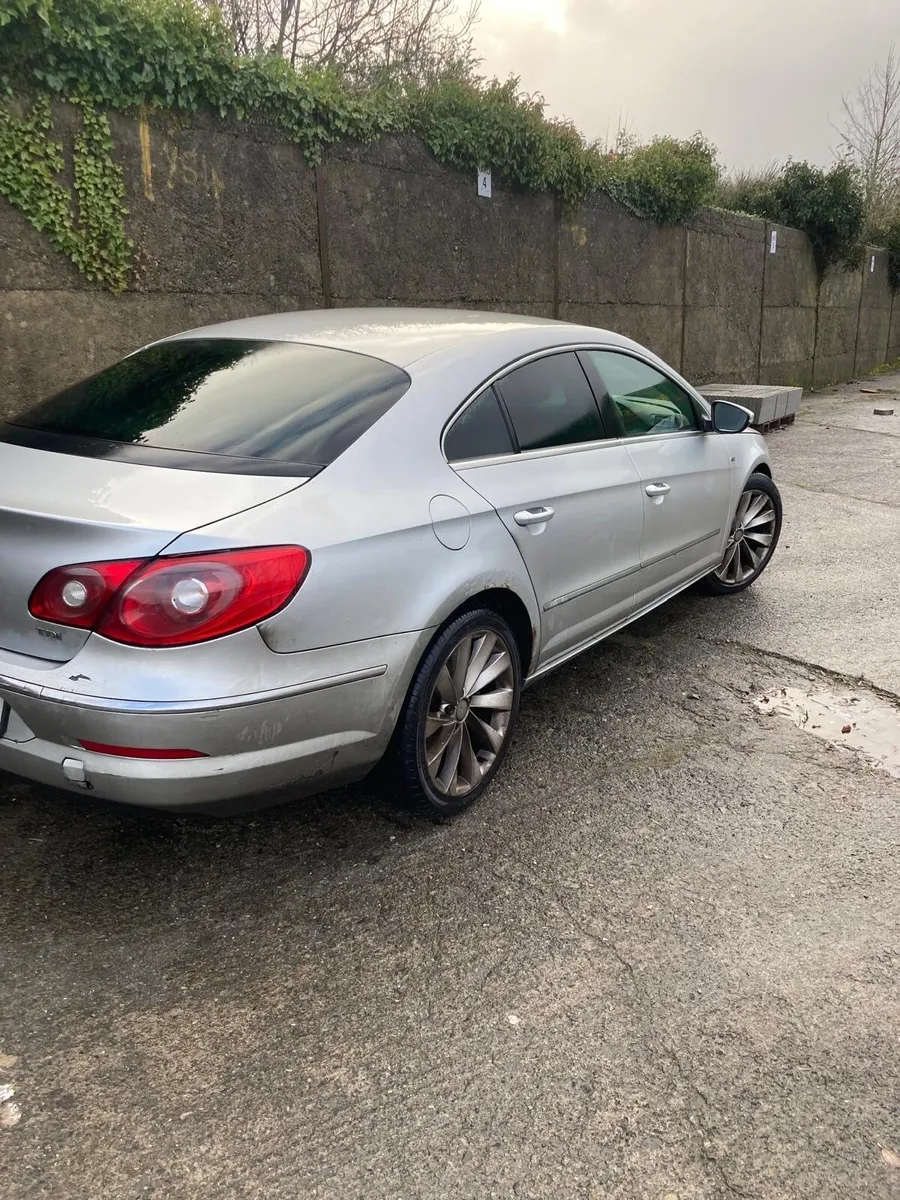 Volkswagen Passat 2009 - Image 1