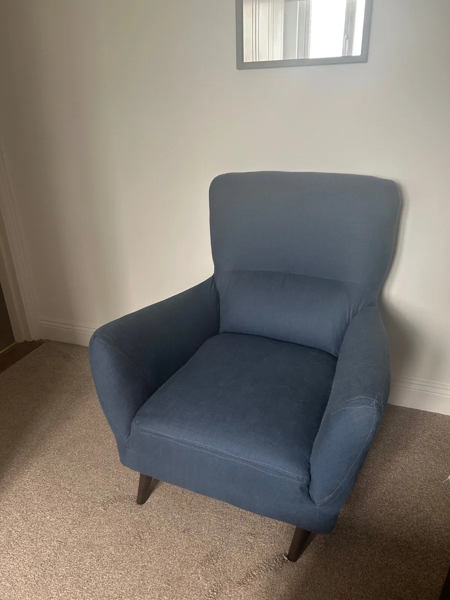 upholstered wing back chair. immaculate condition. - Image 1