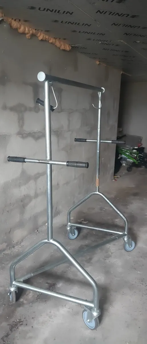 Solid professional clothes retail rail Adjustable