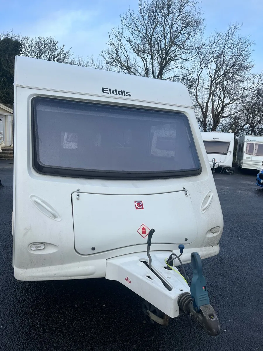 Elddis explore 6 berth triple bunk full awning - Image 3