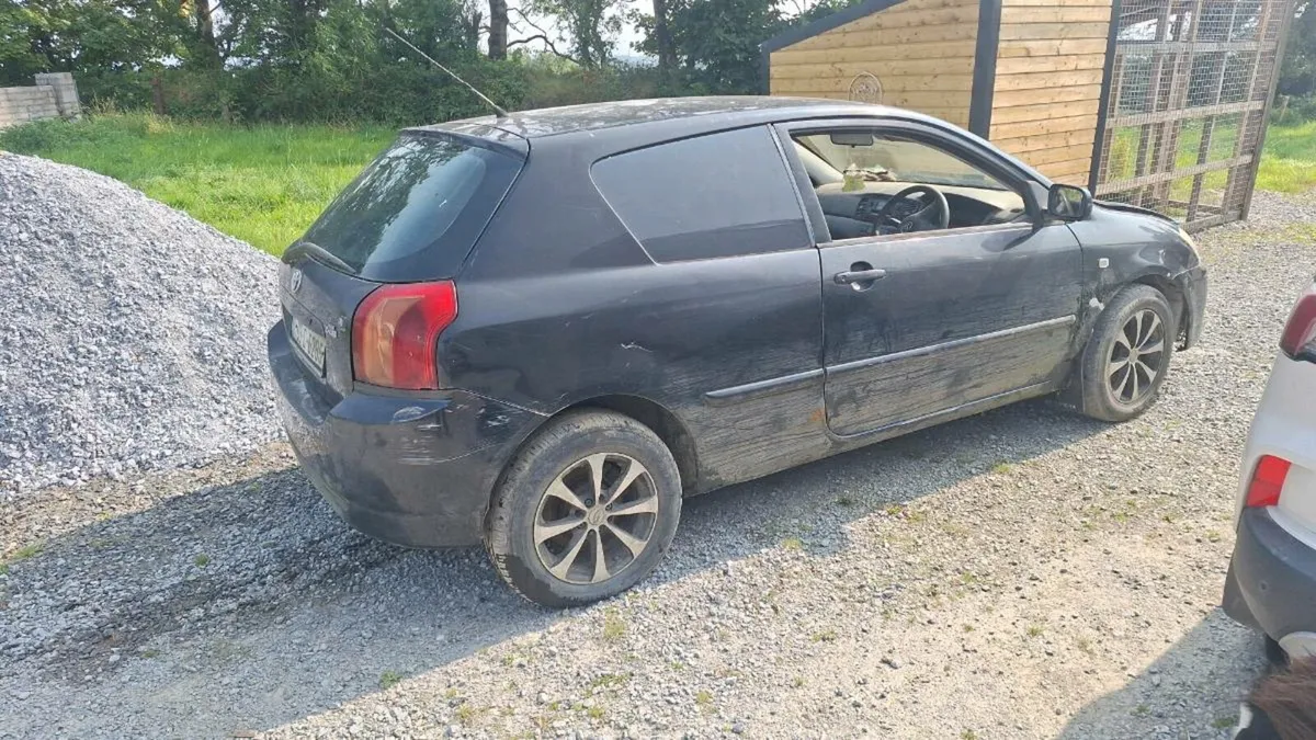 Toyota corolla - Image 1