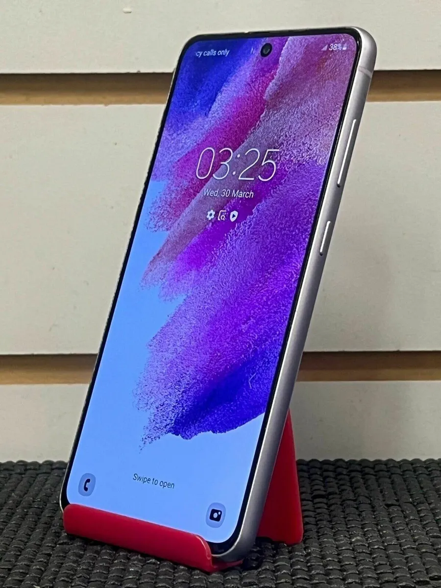 Samsung Galaxy S21 FE 5G - Image 2