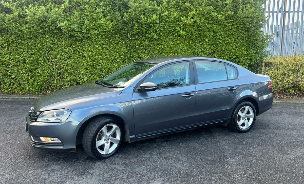 2014 VOLKSWAGEN PASSAT AUTOMATIC - Image 1