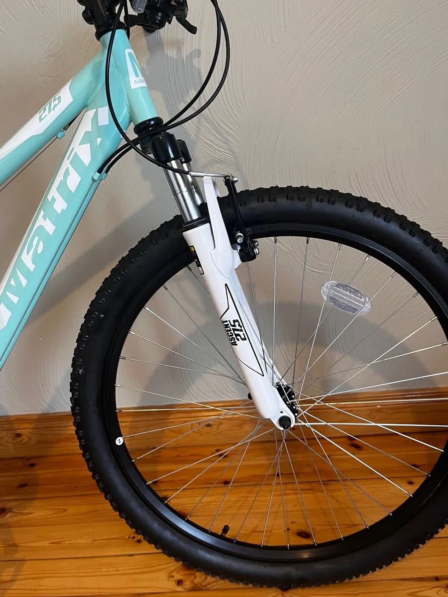 Virtu Ascent 27.5” Mountain Bike – Like New - Image 3