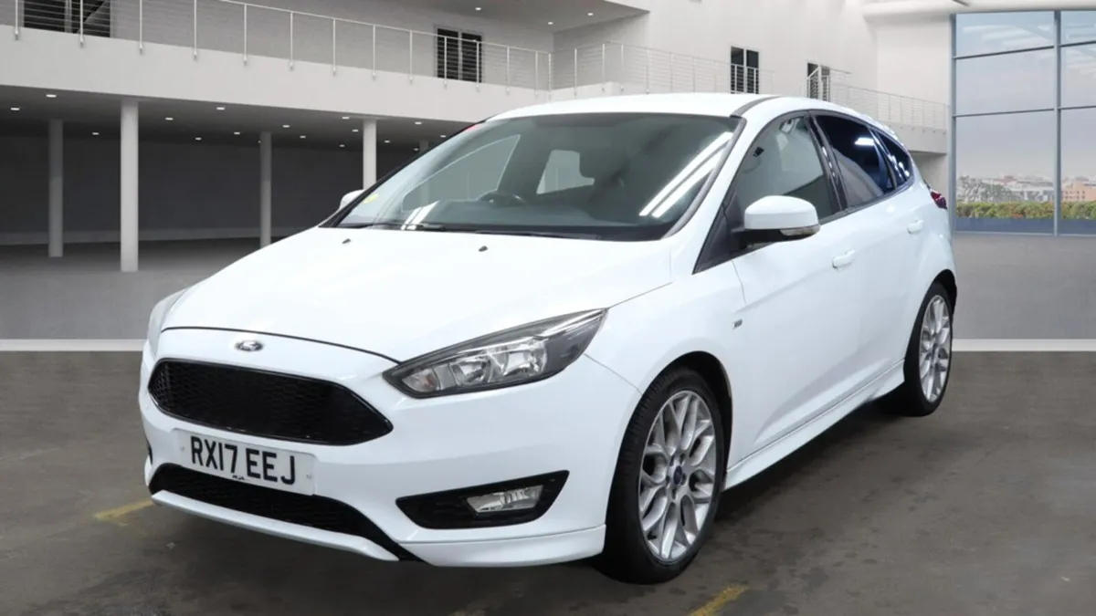 Ford Focus 2017 ST-LINE - Image 2