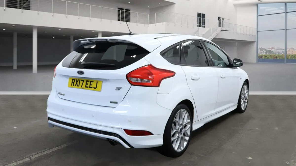 Ford Focus 2017 ST-LINE - Image 4