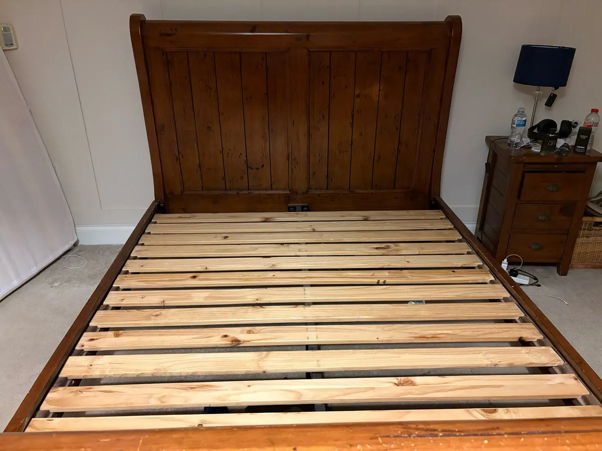 Bed frame - Image 1