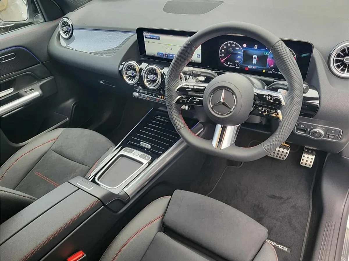 Mercedes-Benz GLA GLA200d AMG LINE PLUS AUTO *(NIG - Image 2