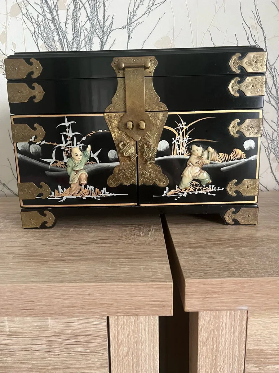 Large antique jewellery box - Image 1