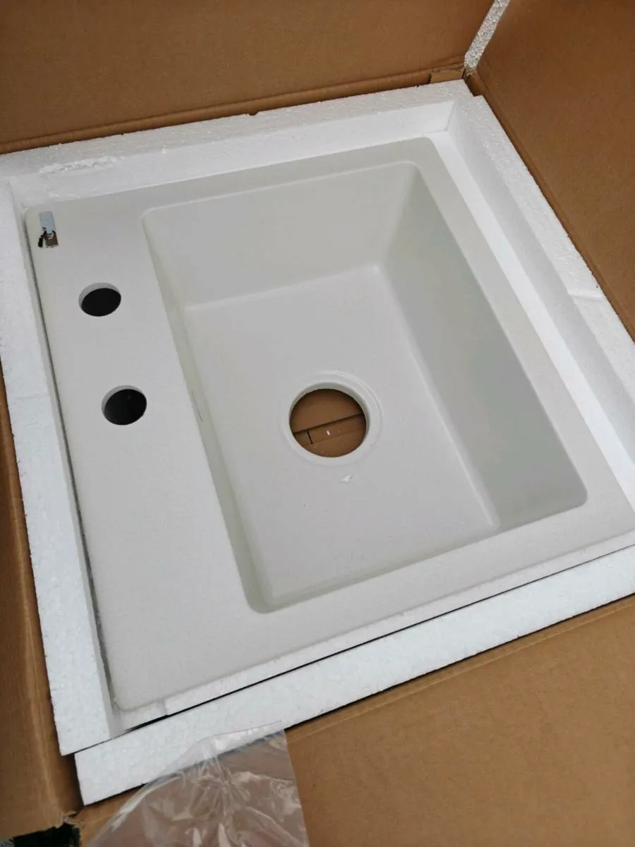 Sink and tap - Image 1