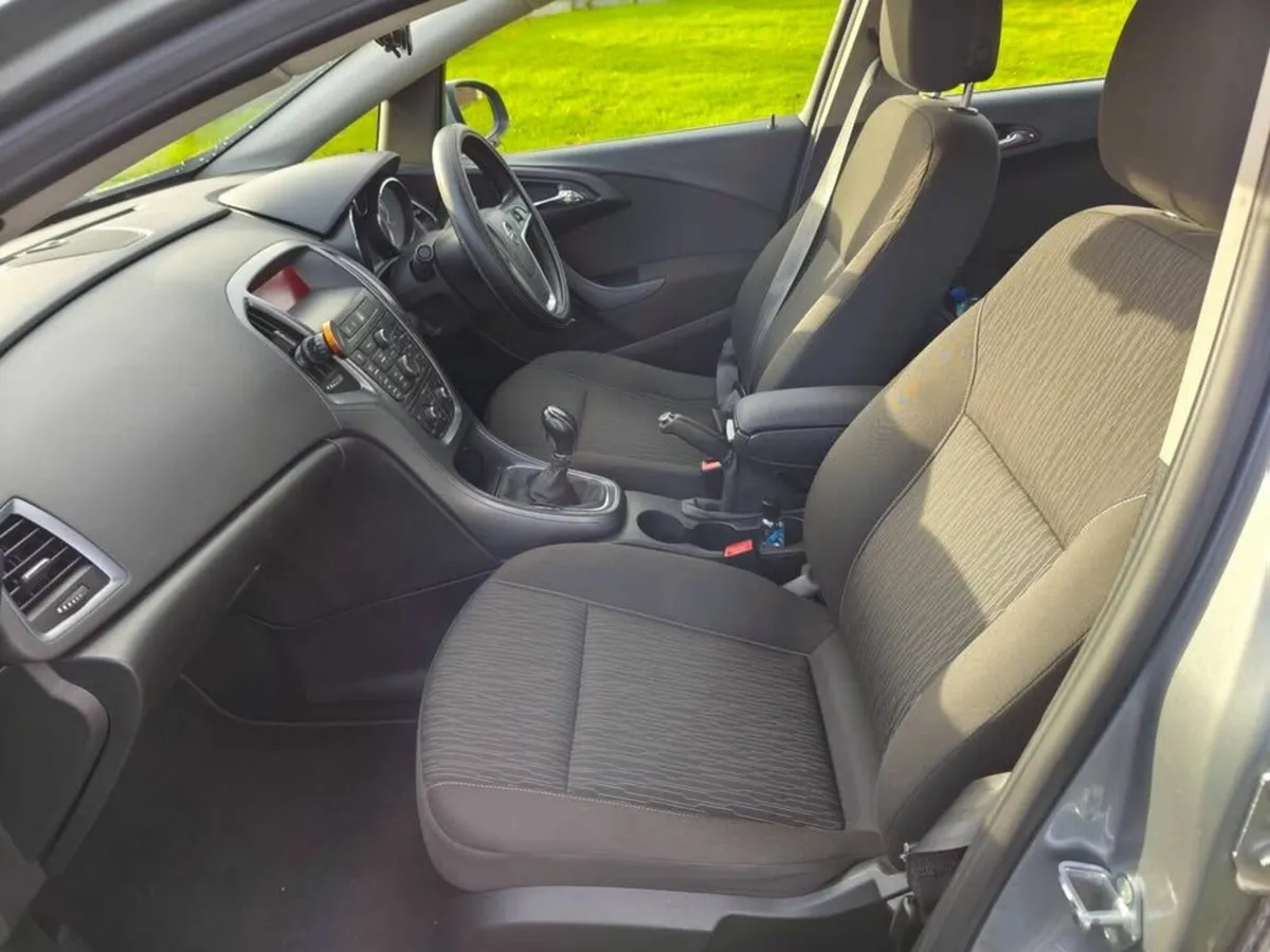 Opel Astra 2015 - Image 3