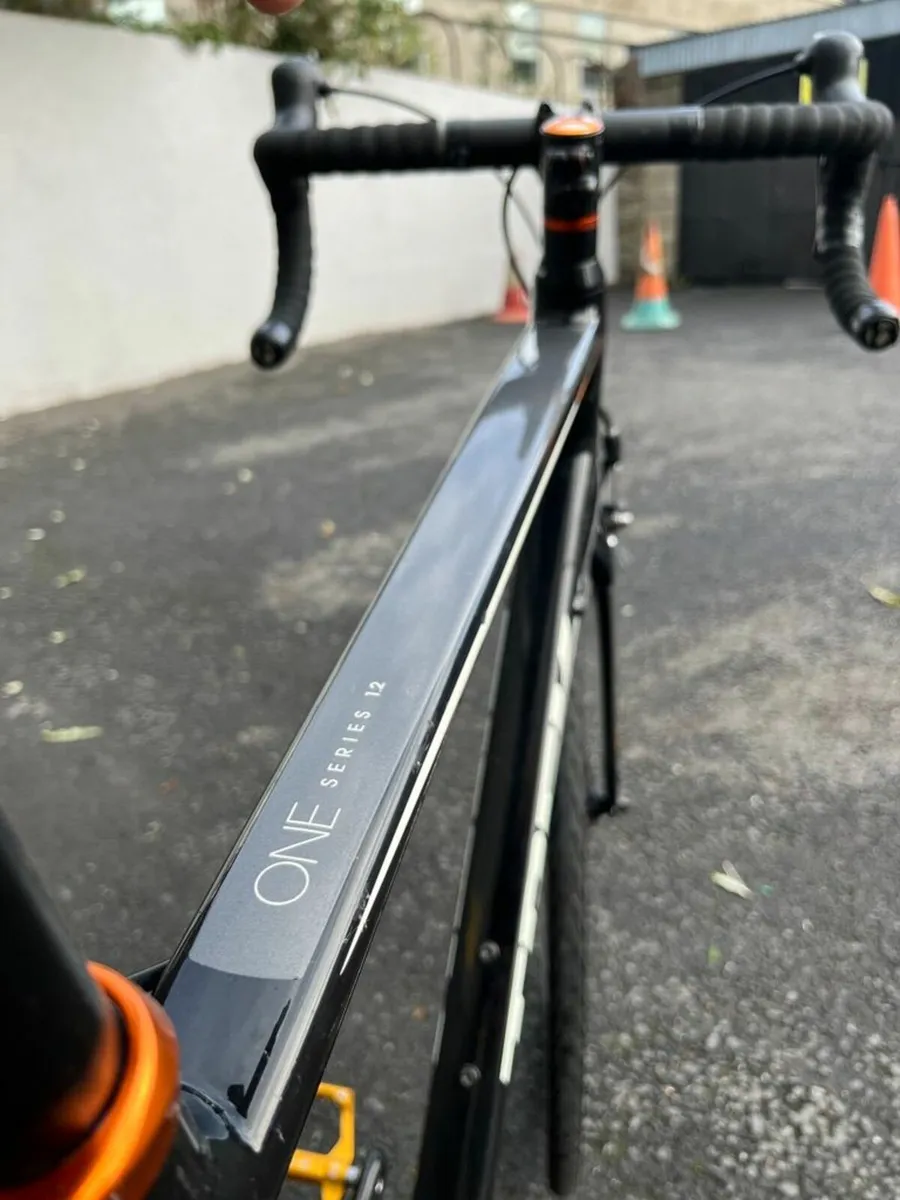 Trek 1.2 - 2016 - Carbon Fork, Shimano Sora 2×9 - Image 3