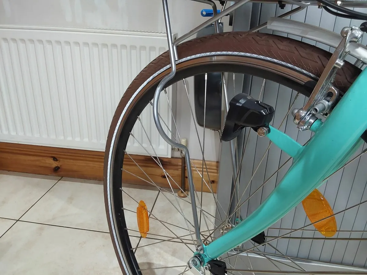 Rubino Ladies Bianchi Bike - Image 2