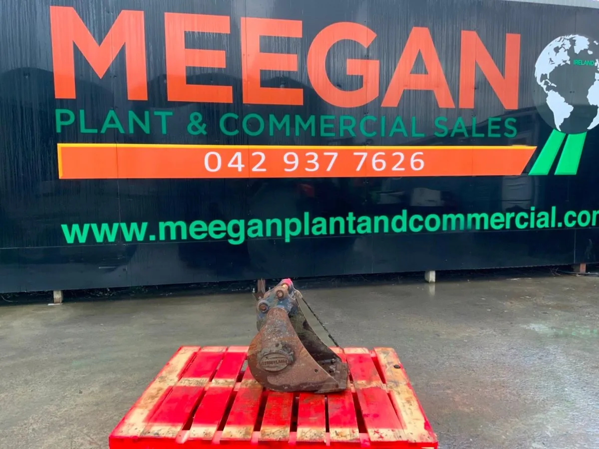 12" STRICKLAND BUCKET....30mm PINS......254f. - Image 1