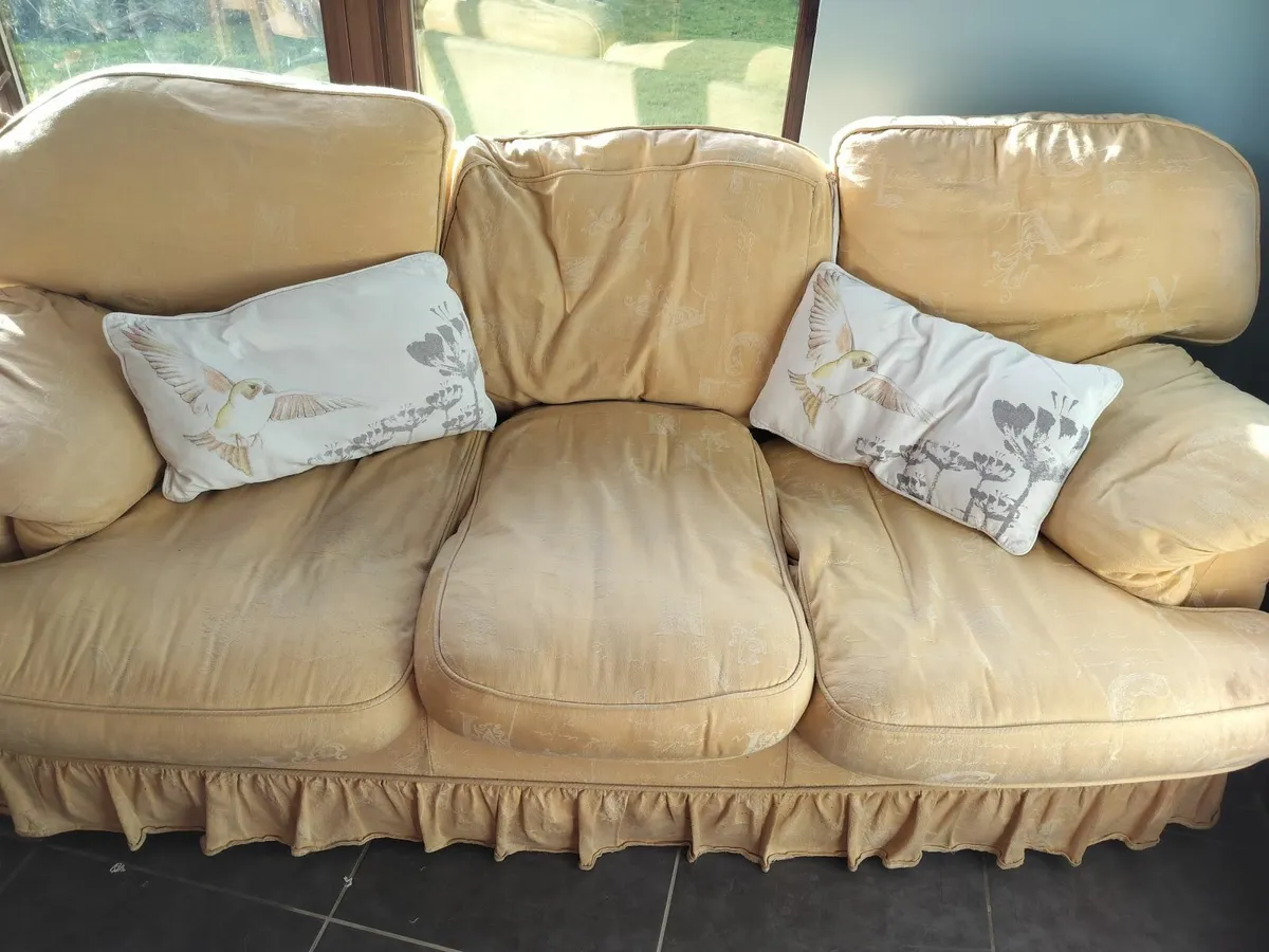 sofa - Image 1