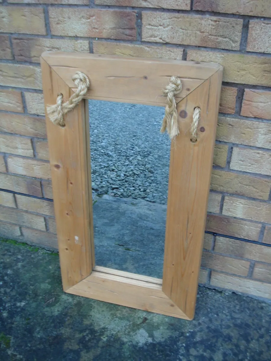 MEXICAN SOLID PINE COMPACT QUALITY WALL MIRROR. - Image 2
