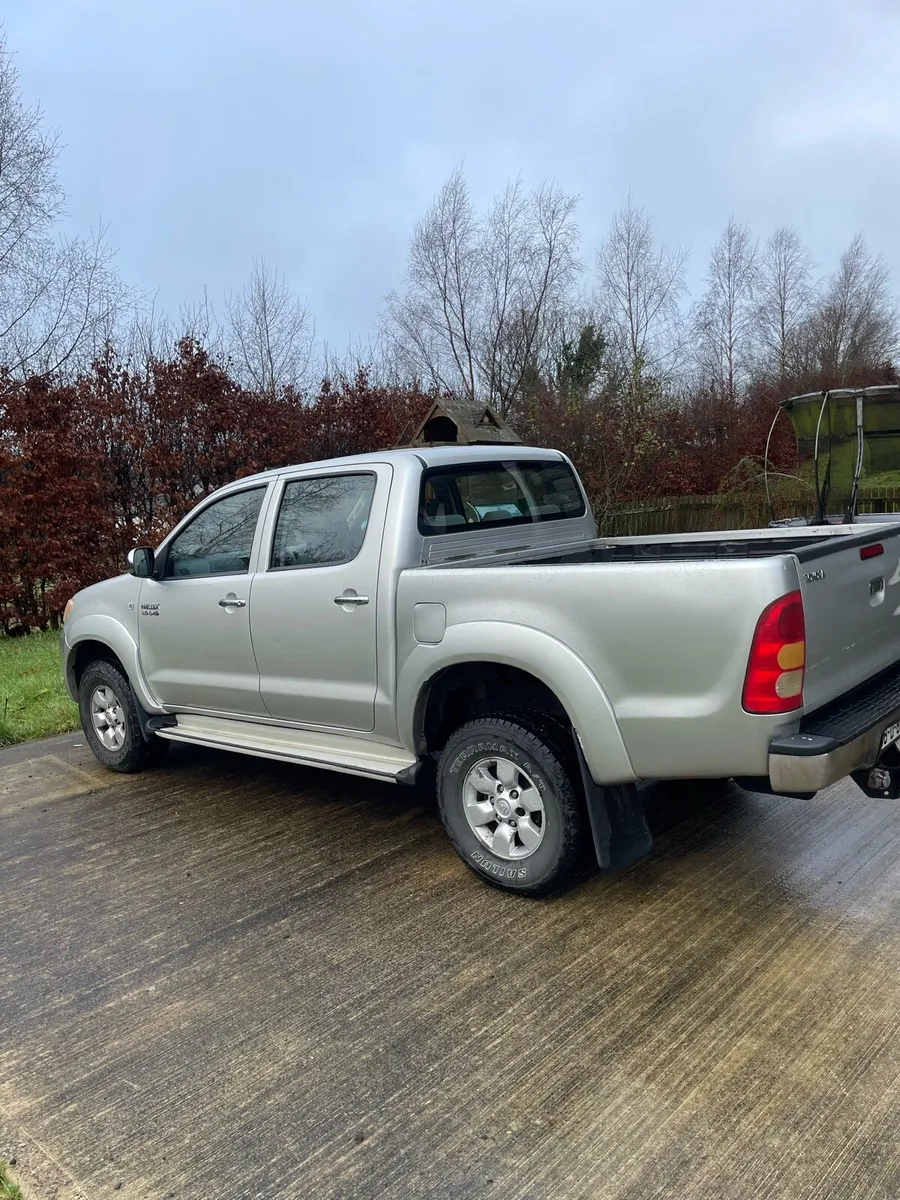 Toyota Hilux 3.0 - Image 4