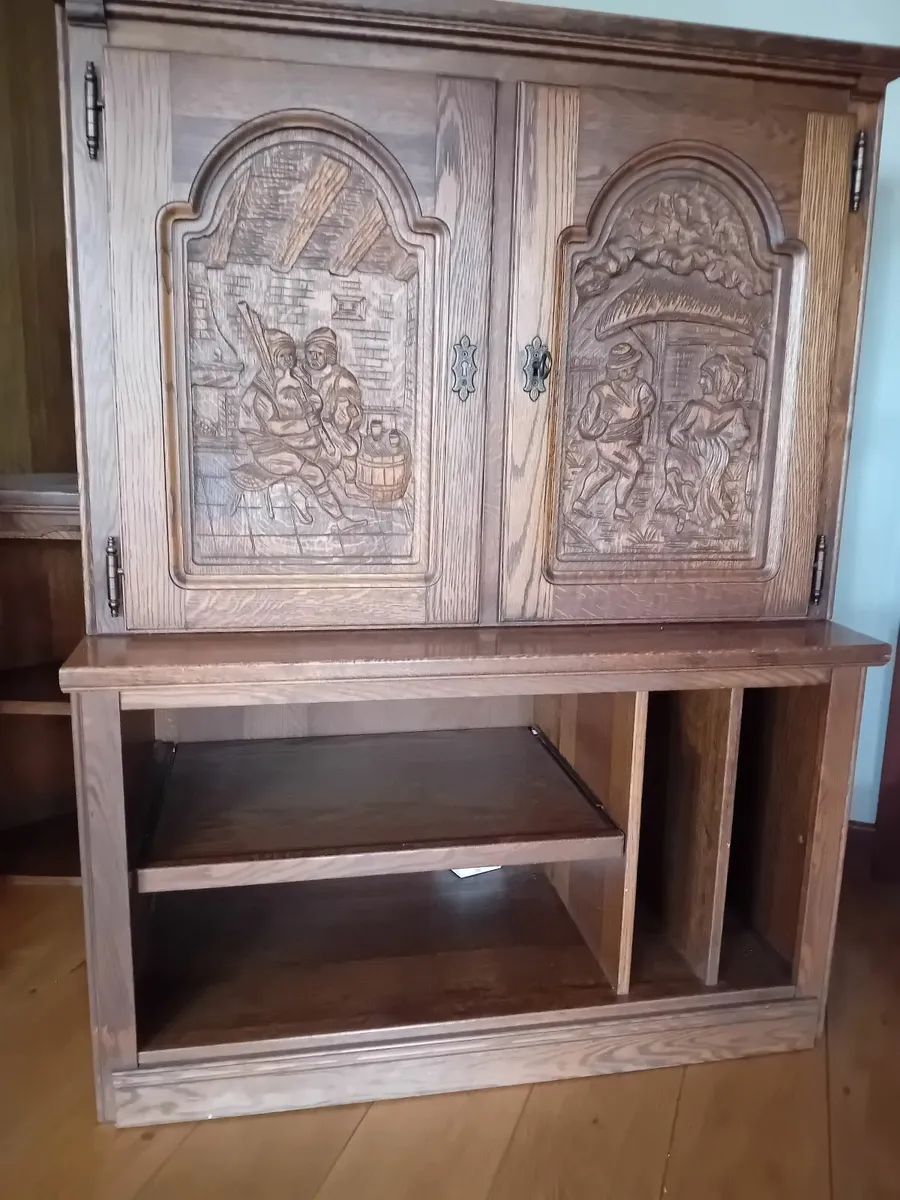 Cabinet - Image 1