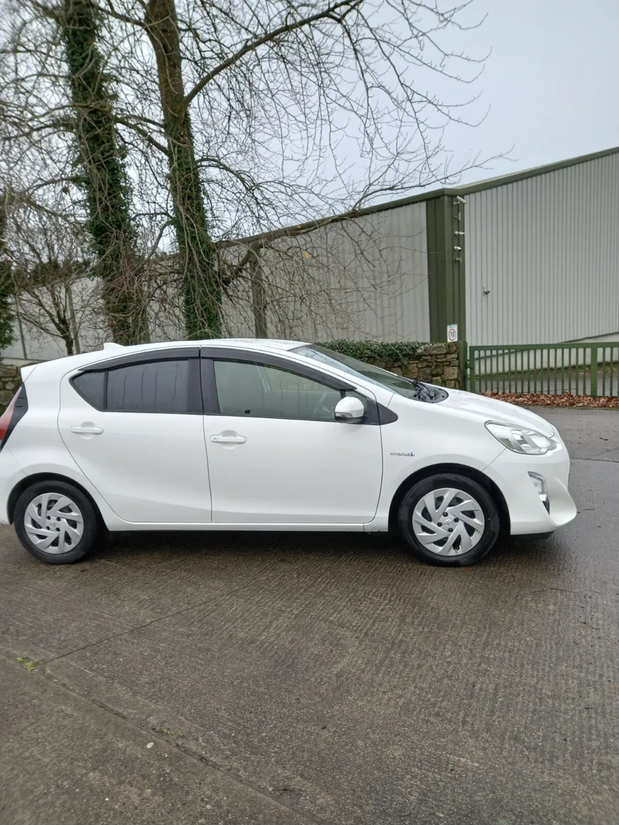 2016 Toyota Aqua Automatic 1.8 Petrol Hybrid - Image 1