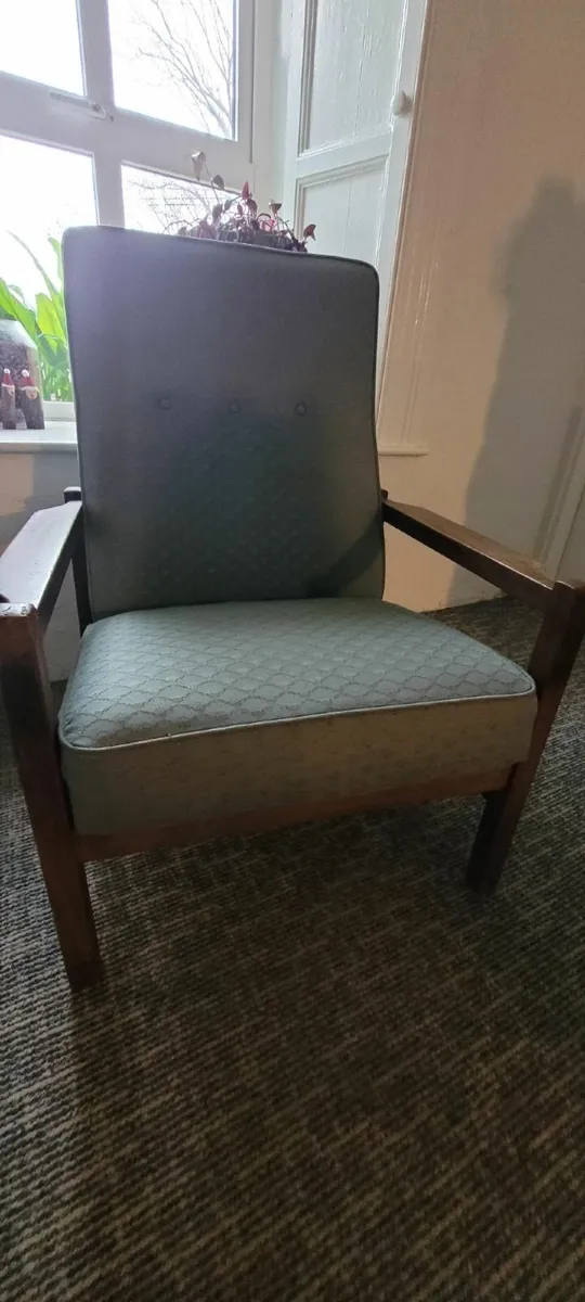 (Vanity x4)(Sofa Set x1)(bedside locker x4)(Desk) - Image 1