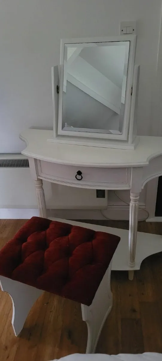 (Vanity x4)(Sofa Set x1)(bedside locker x4)(Desk) - Image 3