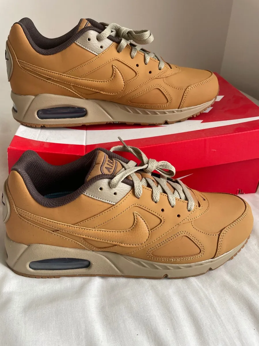 Nike Air Max IVO Size  9 - Image 3