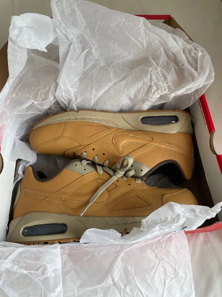 Nike Air Max IVO Size  9 - Image 4