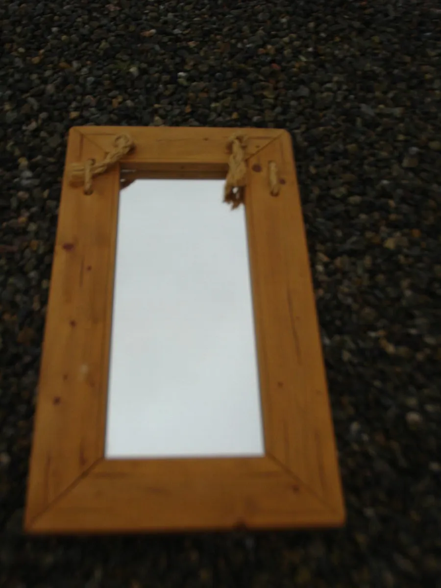 MEXICAN SOLID PINE COMPACT QUALITY WALL MIRROR. - Image 4
