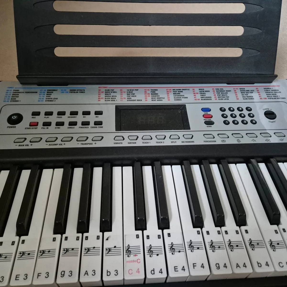 Electronic keyboard - Image 2