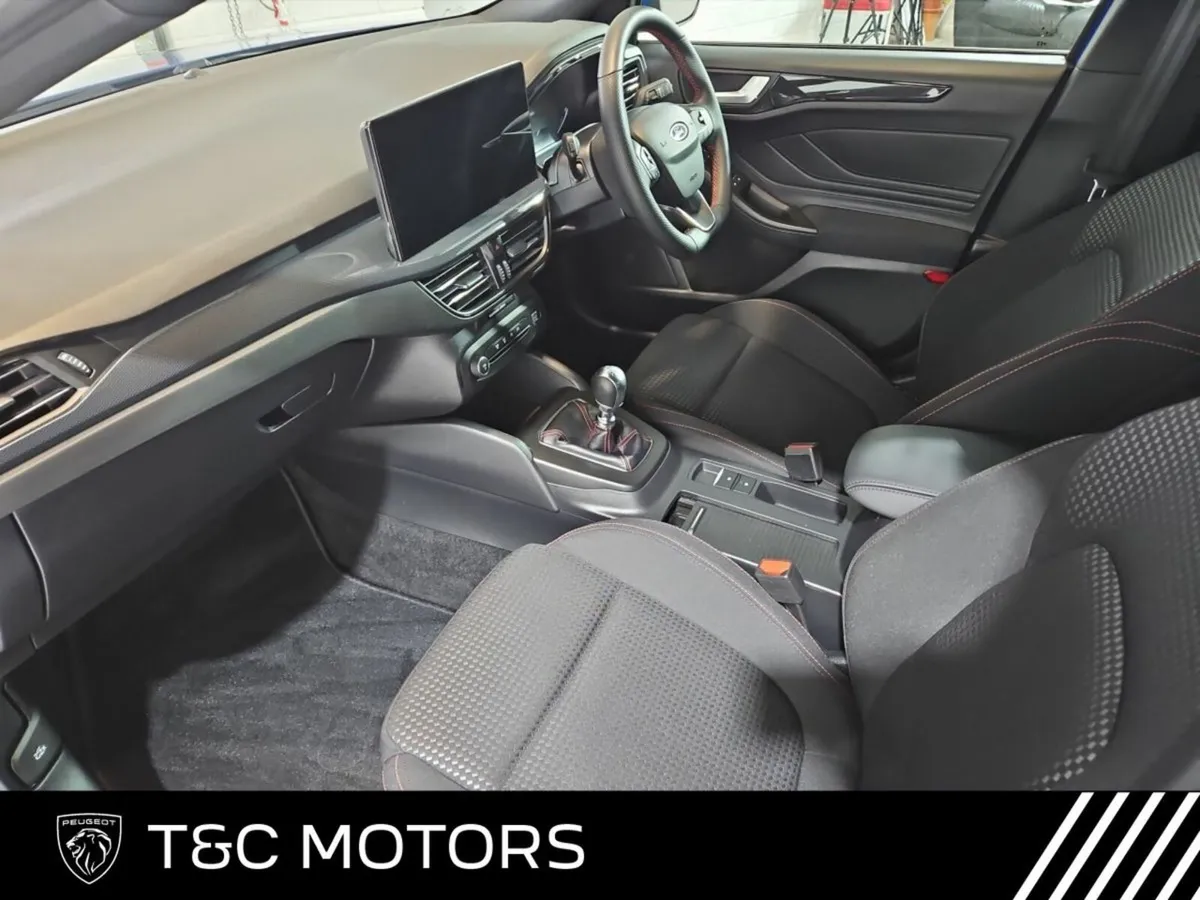 Ford Focus ST LINE - LOW MILEAGE - Wireless Apple - Image 4