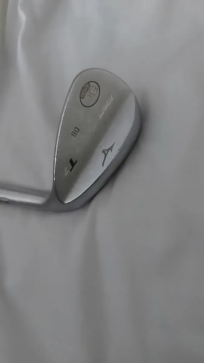 Mizuno 56 wedge - Image 1